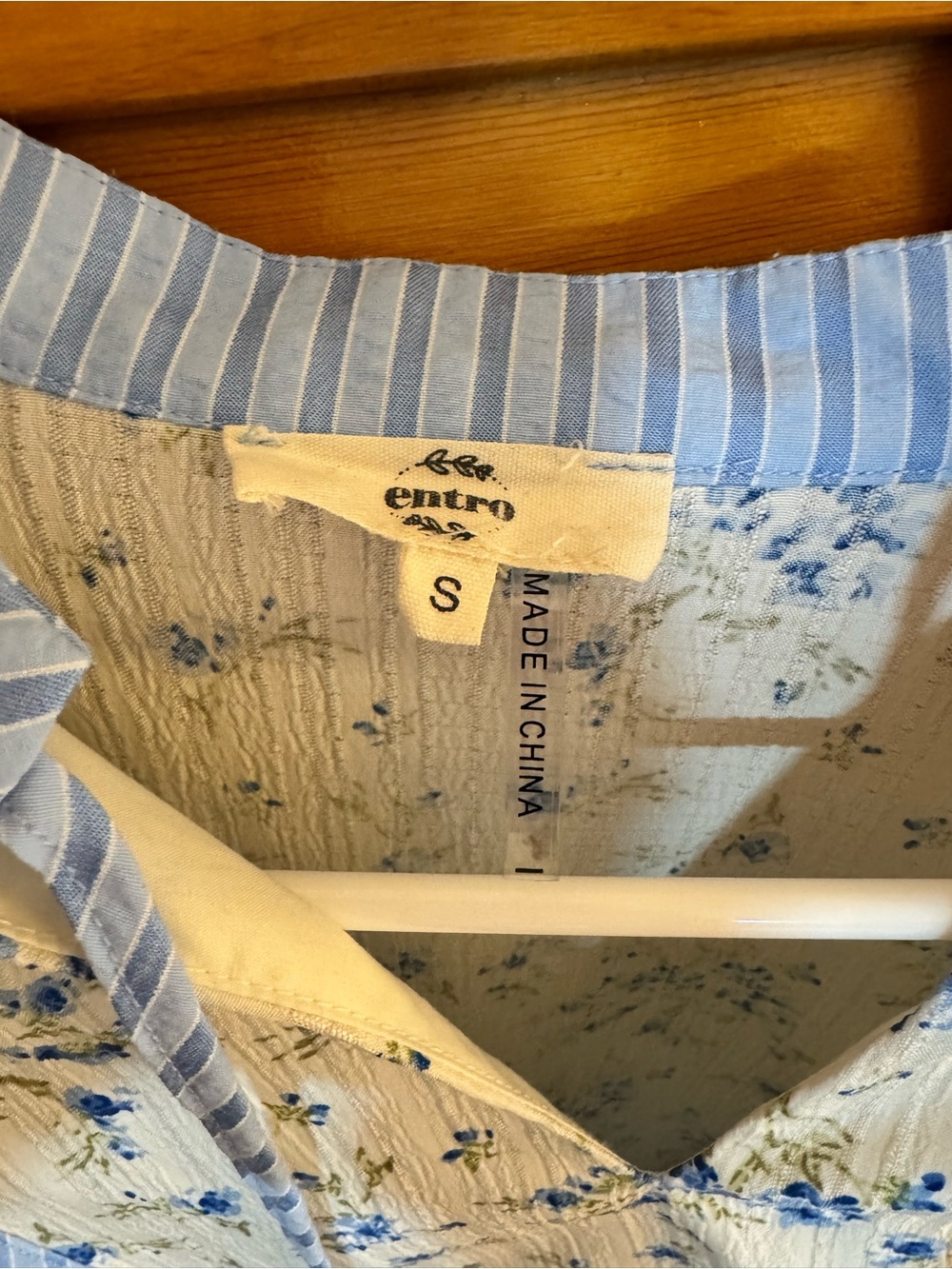 entro Cream Blouse with Blue Floral Print - Picture 2 of 6